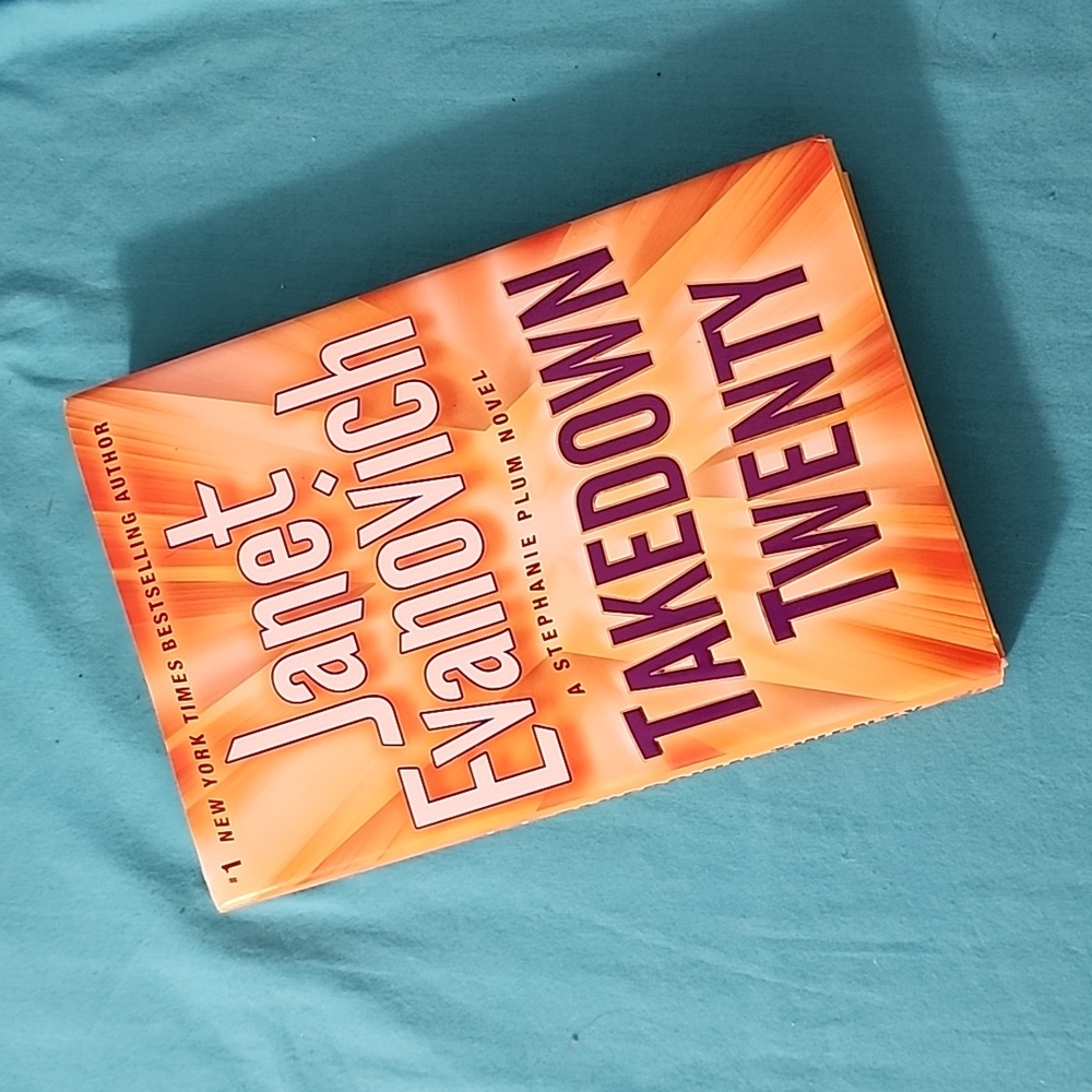 Janet Evanovich "Takedown Twenty" Hardcover Novel Book